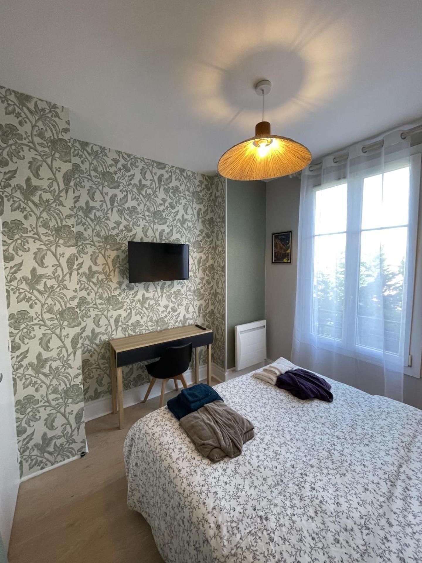 Le Treize Au Coeur Du Bouchon Troyes Exterior foto
