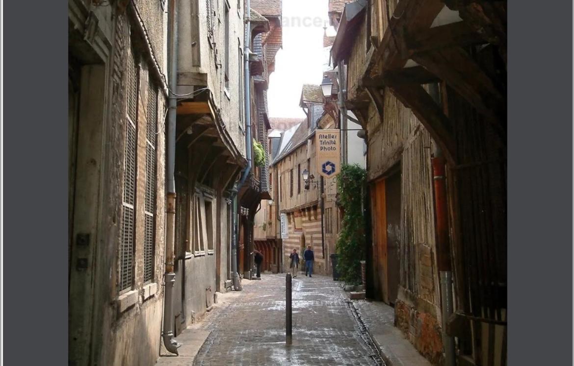Le Treize Au Coeur Du Bouchon Troyes Exterior foto