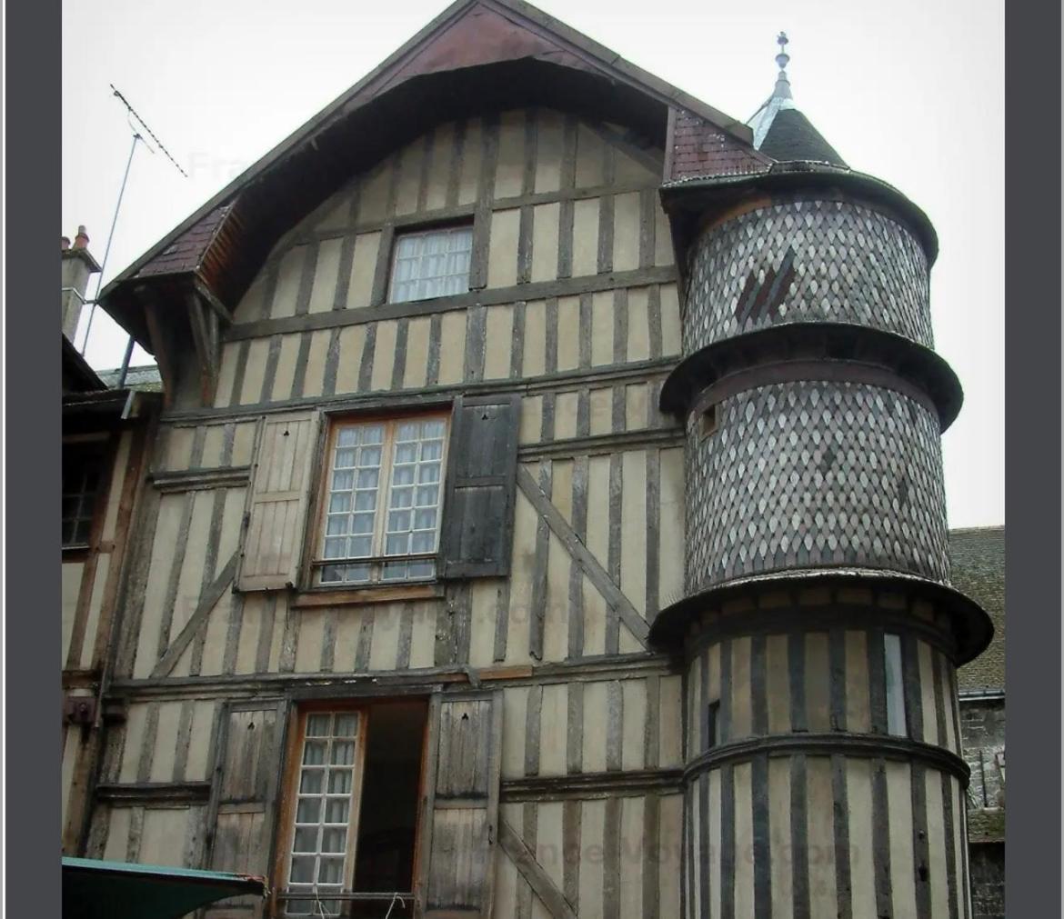 Le Treize Au Coeur Du Bouchon Troyes Exterior foto